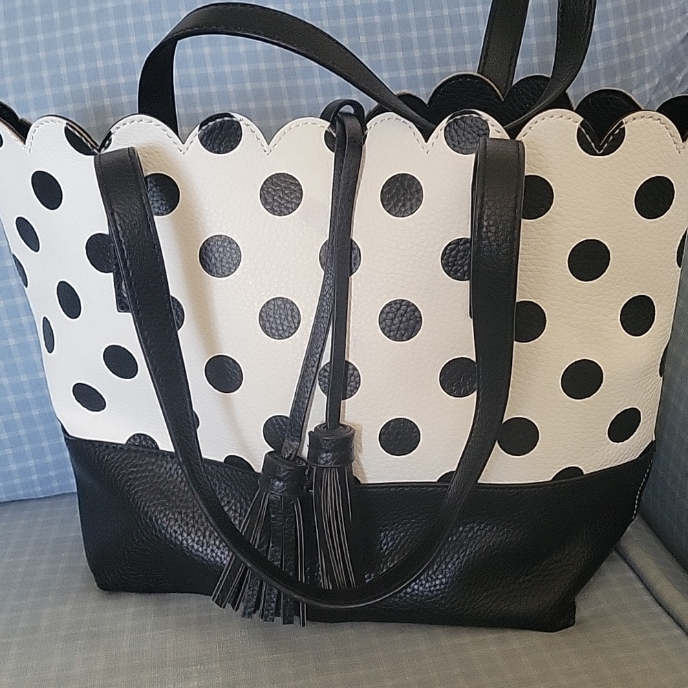 Fun medium purse, black/white, black dots